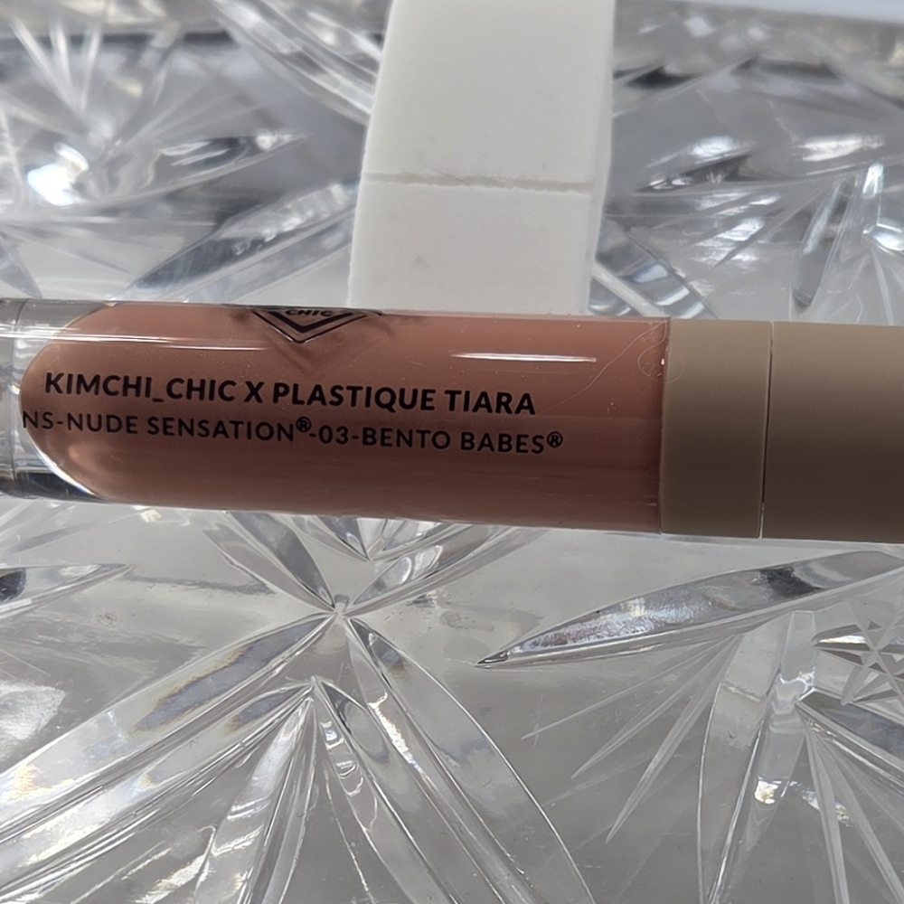 KimChi Chic x Plastique Tiara Nude Sensation Lip Color #03 Bento Babes (NEW) - Picture 2 of 2
